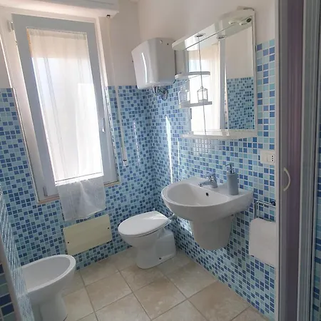 Blue Dolphin 3*
