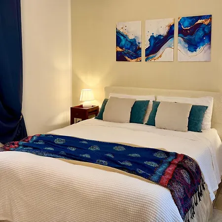 Blue Dolphin Guest house 3*